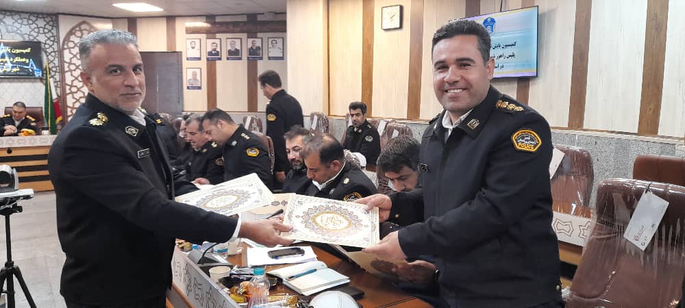 کسب رتبه اول پلیس راهور شهرستان باغملک در مجموعه پلیس راهور استان خوزستان در همایش سالانه رؤسای پلیس راهور کسب رتبه اول پلیس راهور شهرستان باغملک در مجموعه پلیس راهور استان خوزستان در همایش سالانه رؤسای پلیس راهور