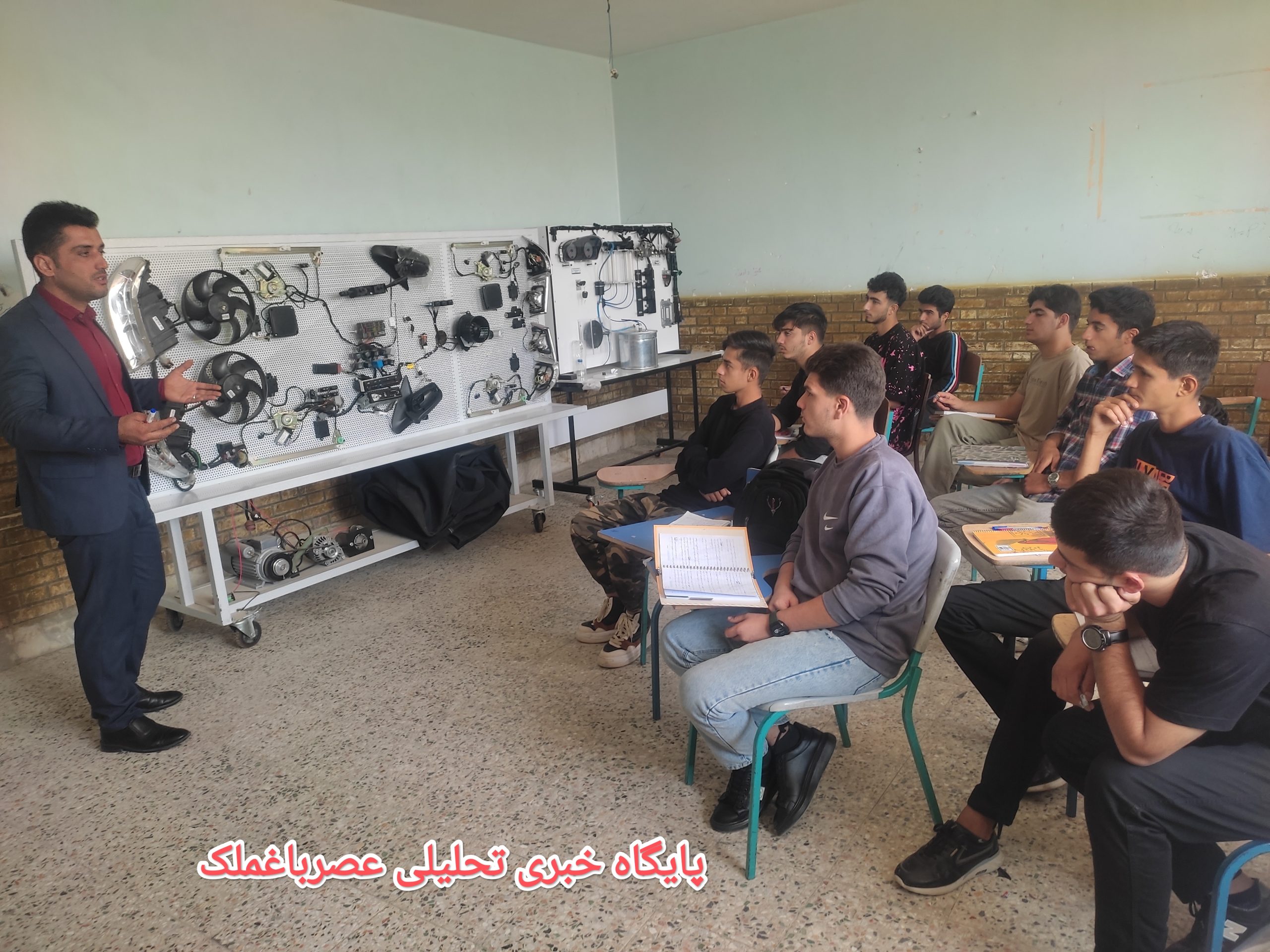 بی توجهی اداره نوسازی مدارس استان خوزستان، به هنرستانهای فنی باغملک بی توجهی اداره نوسازی مدارس استان خوزستان، به هنرستانهای فنی باغملک